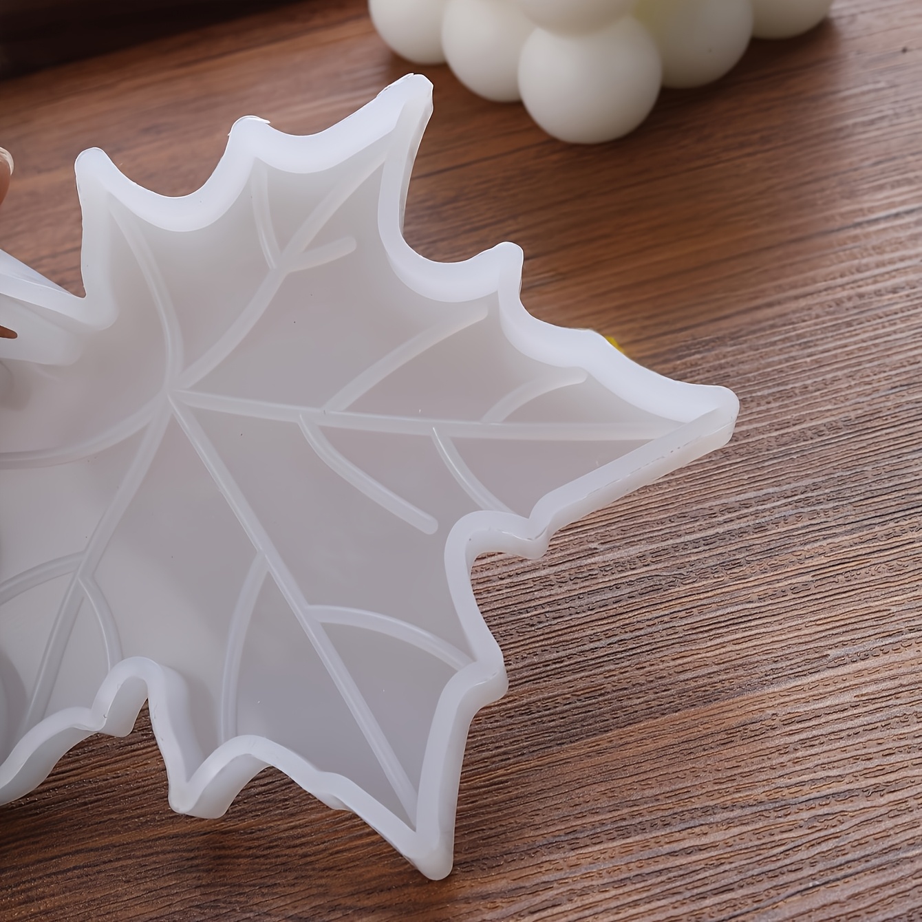 1PC Maple Leaf shaped Silicone - Candle Molds 评论和价格